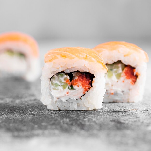 Primer plano de delicioso sushi