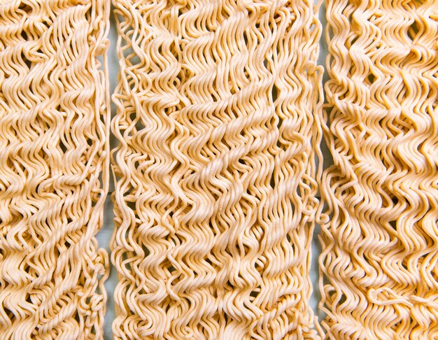 Primer plano de fideos ramen básicos