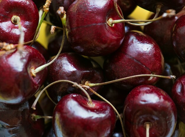 Primer plano de fondo de cerezas rojas