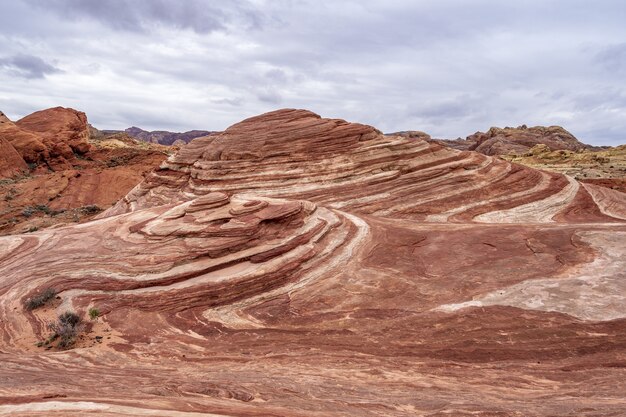 Primer plano de formaciones rocosas en el Parque Estatal Valle del Fuego en Nevada, EE.