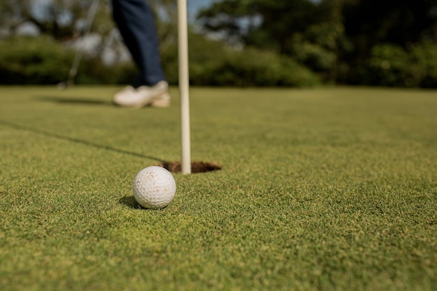 Primer plano de un hoyo de golf. Bali. Indonesia.