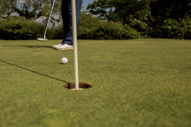 Primer plano de un hoyo de golf. Bali. Indonesia.