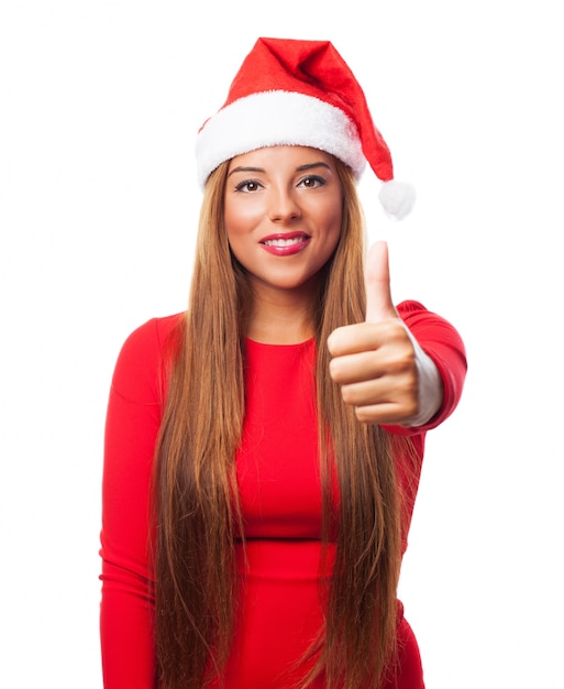 Primer plano de mujer feliz con el pulgar hacia arriba