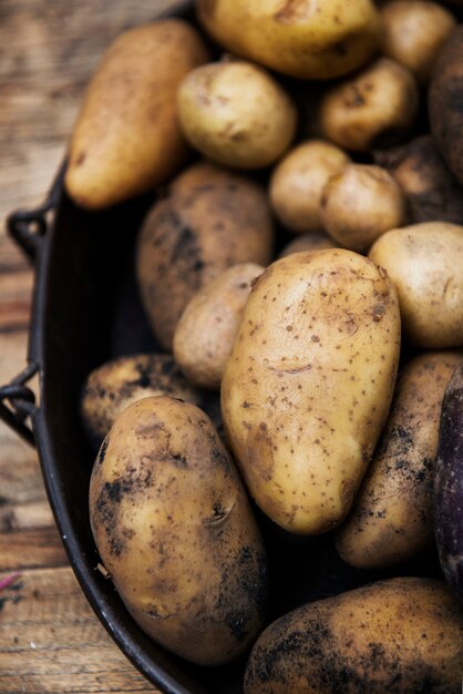 Primer plano de papas orgánicas frescas