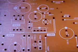 Foto gratuita primer plano de la placa de circuito con diferentes conexiones