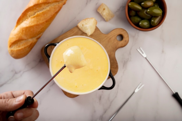 Primer plano de la receta de queso derretido