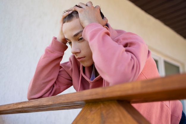 Primer plano en el retrato de niño triste