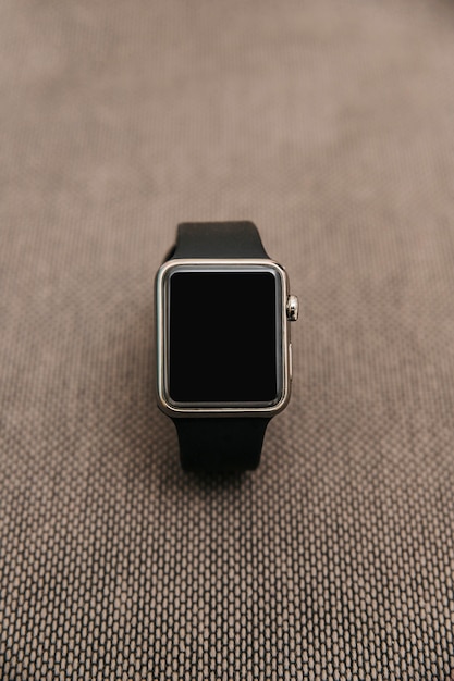 Primer plano de un smartwatch negro