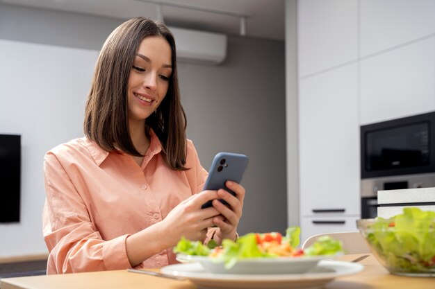 Primer plano sobre comer amante de la comida