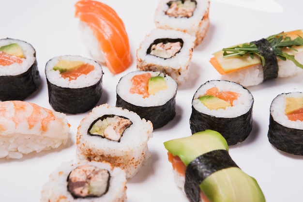 Primer plano de sushi