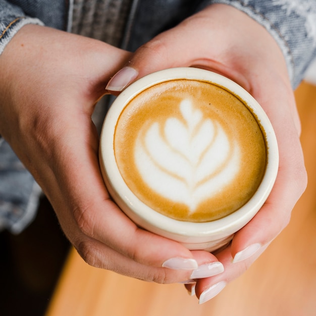 Foto gratuita primer plano, taza de café