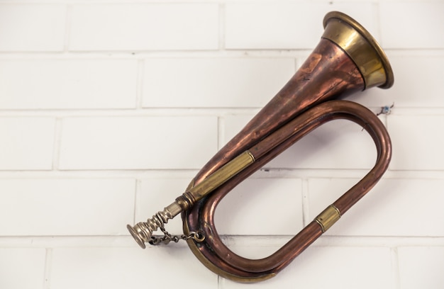 Foto gratuita primer plano de trompeta de latón