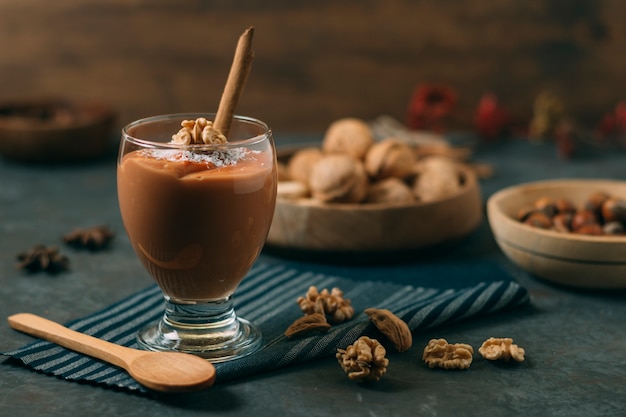 Foto gratuita primer postre de invierno con canela