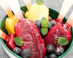 Foto gratuita primeros helados con frutas