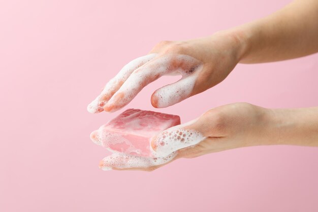 Procedimientos de belleza de spa de jabón y concepto de cuidado de la piel