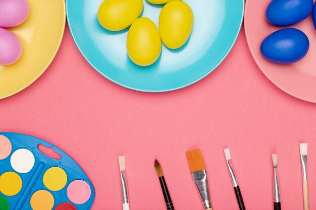 Proceso de coloración de huevos de Pascua