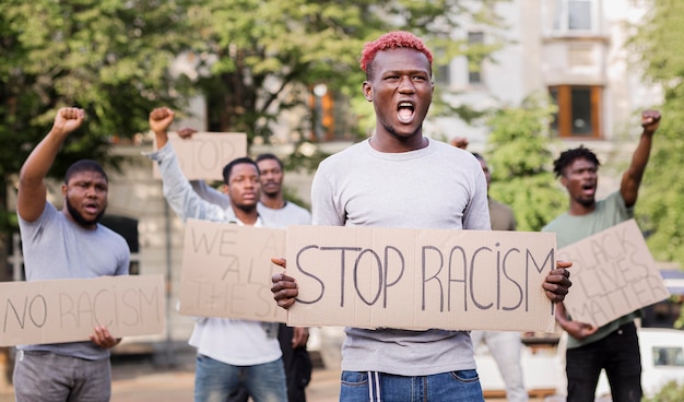 Foto gratuita protesta de materia viva negra