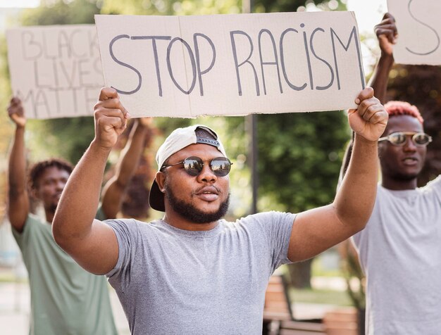 Protesta de materia viva negra