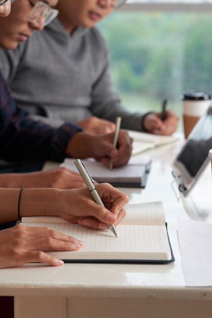 Prueba de escritura de estudiantes asiáticos