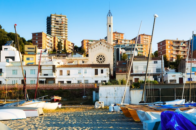 Foto gratuita pueblo catalán en la costa mediterránea. montgat