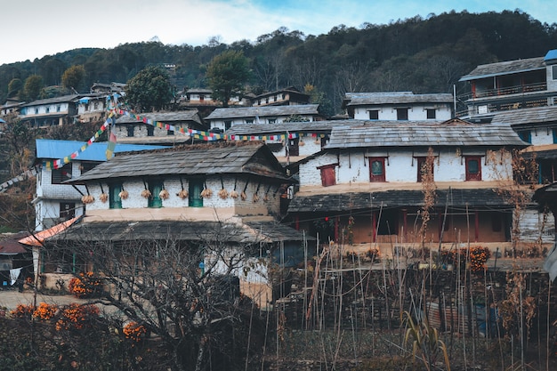 Pueblo de montaña, vida en el campo en Pokhara, Nepal