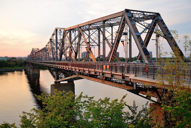 Foto gratuita puente alexandra de ottawa