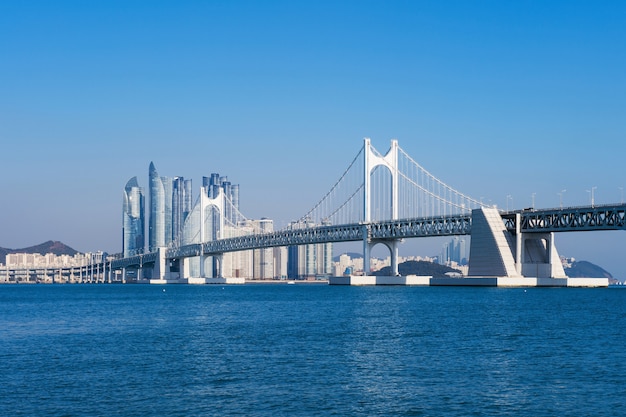 Foto gratuita puente gwangan y haeundae en busan, corea