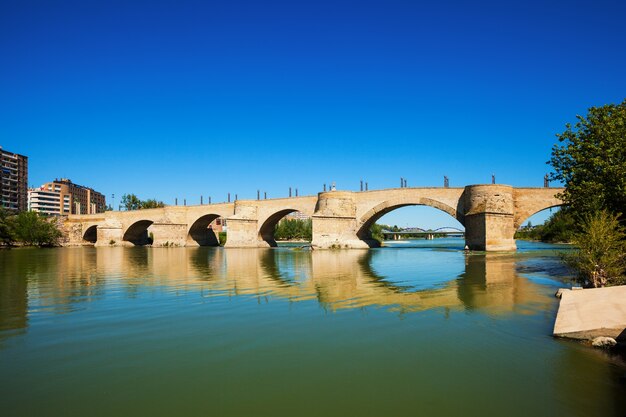 Puente de los Leones sobre el río Ebro