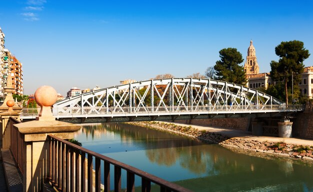 Puente sobre Segura llamado Nuevo Puente en Murcia