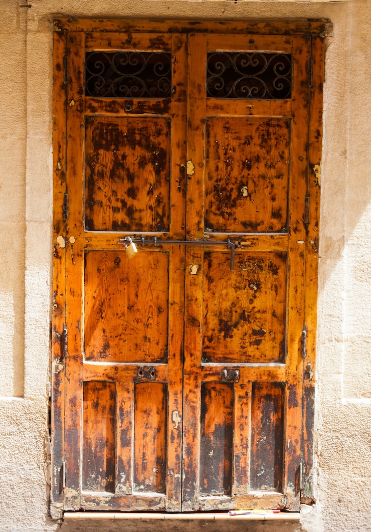 Foto gratuito puerta de madera vintage
