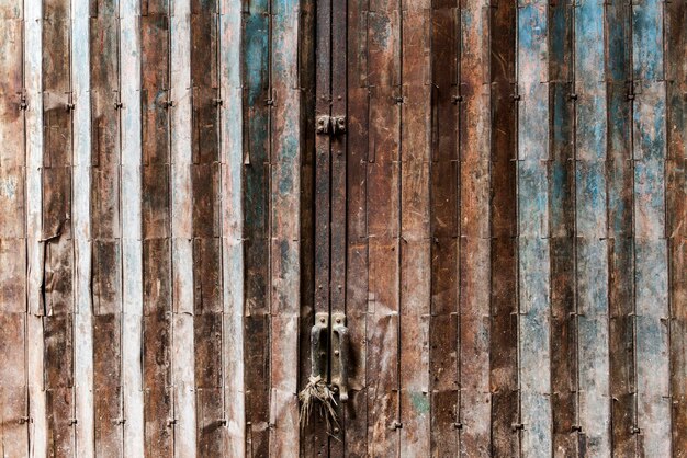puerta oxidada