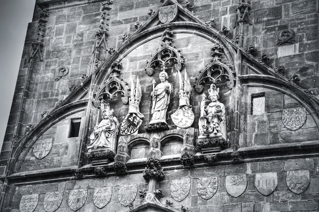 Puerta del puente de Carlos en Praga.