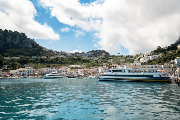 Puerto de mar de Capri Italia