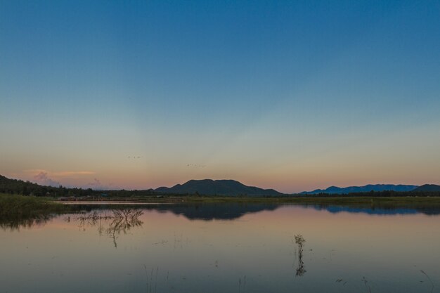 Puesta de sol, crepúsculo, tiempo