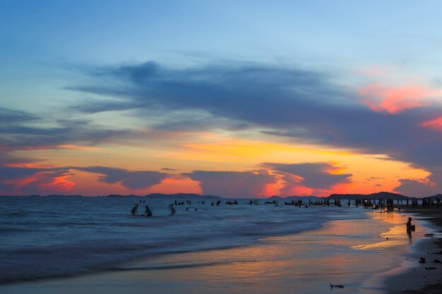 puesta de sol en el mar