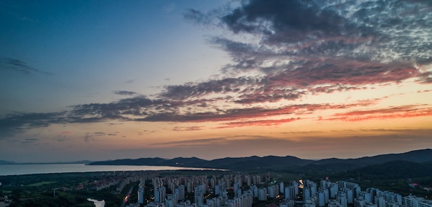 Puesta de sol en las montañas