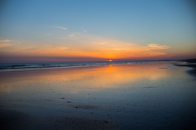 Puesta de sol en la playa