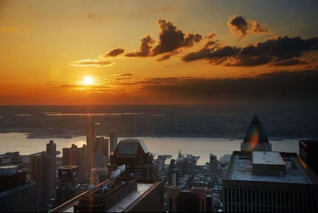 puesta del sol del río hudson ciudad de nueva york