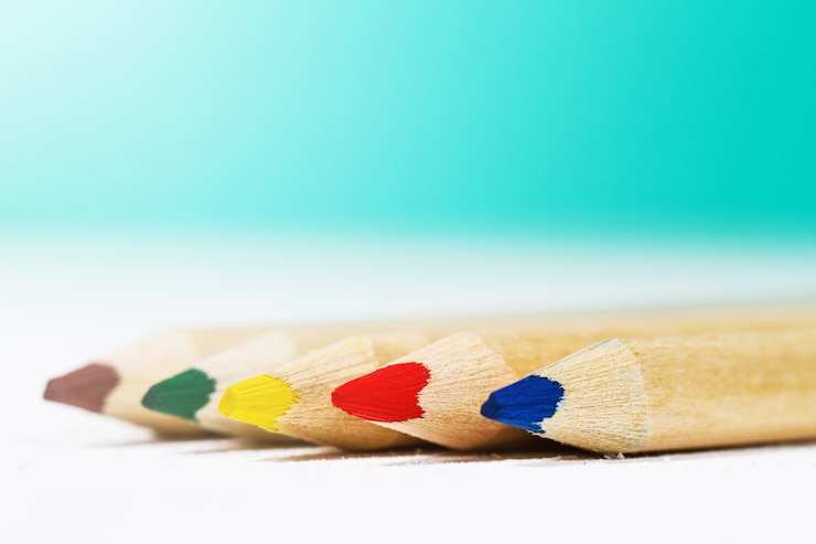Foto gratuito puntas de lápices de colores