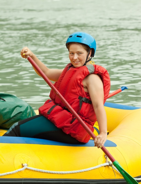 Foto gratuita rafting en la balsa