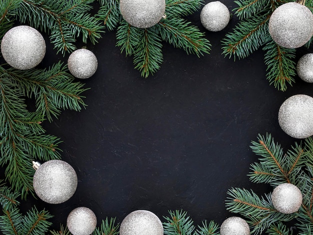 Foto gratuita rama de abeto navideño con espacio de copia