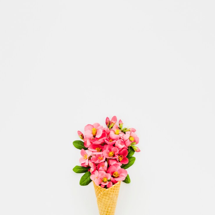 Foto gratuito ramo de flores con cucurucho