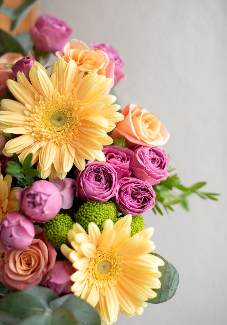 Foto gratuito ramo de flores hermosas