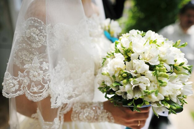 Ramo de novia de varias flores