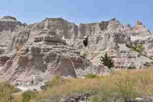 Foto gratuita rastro de muesca que se desmorona en las tierras baldías de dakota del sur