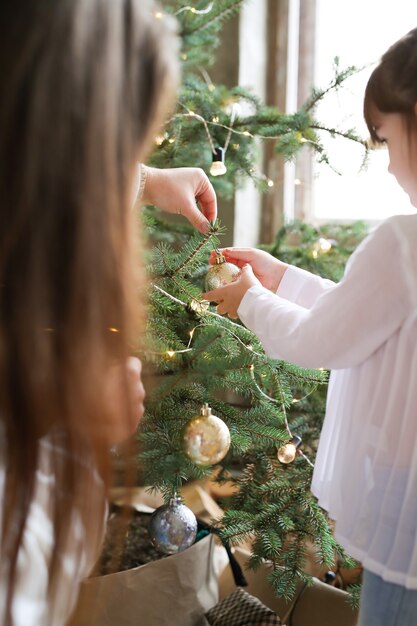 Árbol de navidad de decoración familiar