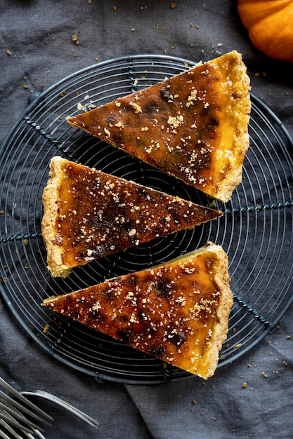 Rebanadas de tarta de calabaza casera fotografía de alimentos