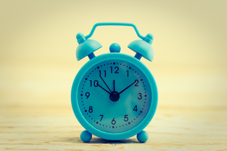 Foto gratuito reloj de despertador clásico
