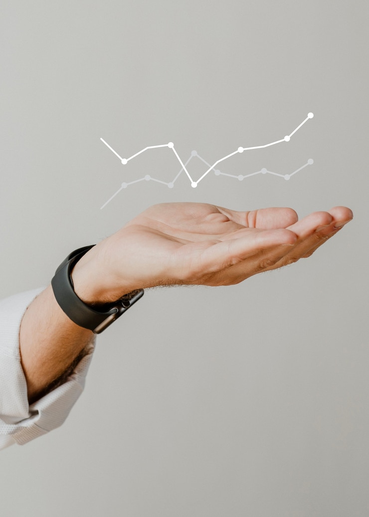 Rendimiento gráfico digital con superposición de manos de empresario