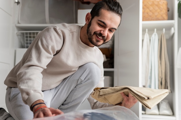 Foto gratuita renovación de vestuario para el invierno